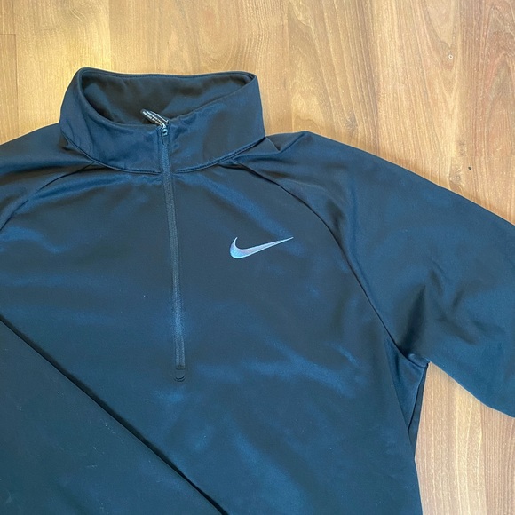 ✨SOLD✨Men’s Nike Dry-Fit Quarter Zip Jacket - Picture 2 of 3
